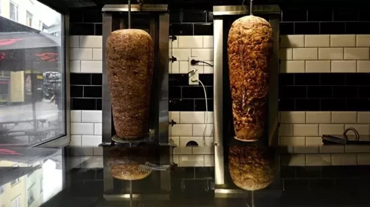 Almanya'da işçiler grevde! Döner krizi kapıda...