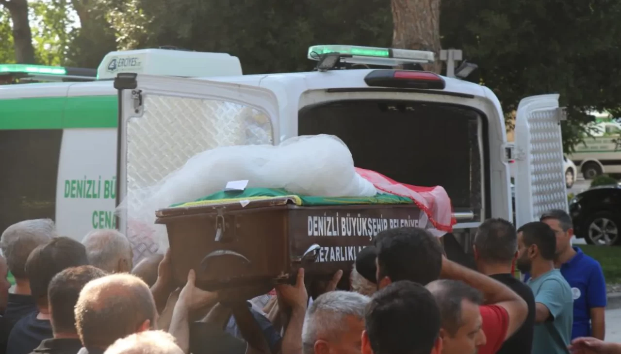 Doğum günü faciasında ölen genç kız son yolculuğuna uğurlandı