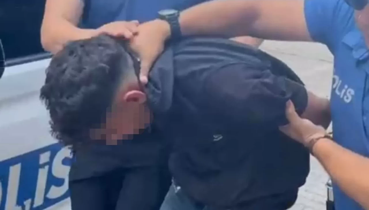 Araçların camını silerken korkuya neden olmuştu: Yakalanan zanlının 75 suç kaydı çıktı