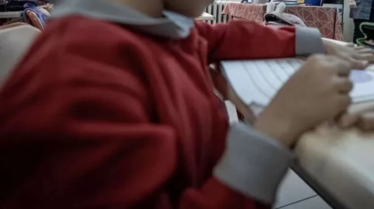 Okullarda yeni dönem! Serbest kıyafet sona erdi