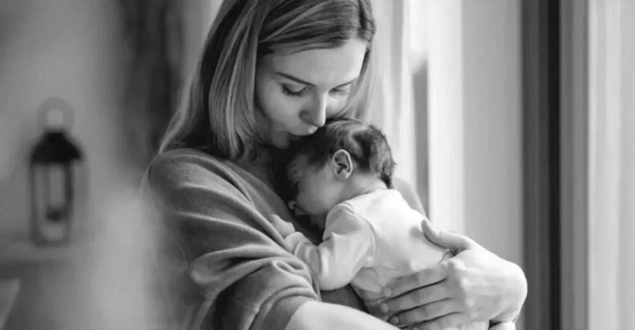 Anne Stresi ve Psikolojisi: Doğum Sonrası Ruh Sağlığı Rehberi