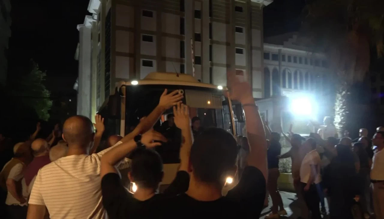 Paraları altına çevirmişler! Rüşvet ağı gün yüzüne çıkıyor, 8 kişi tutuklandı