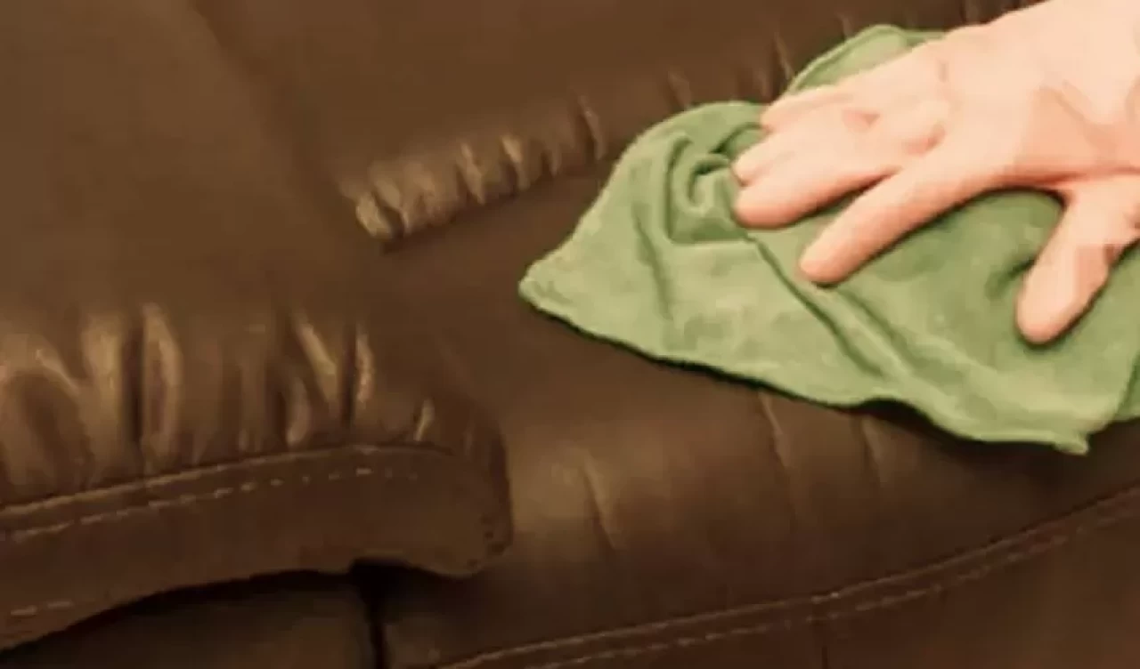 Kumaş ve deri koltuklar nasıl temizlenir? İşte doğru yöntemler