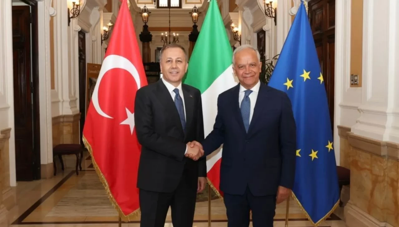 Bakan Yerlikaya, İtalyan mevkidaşı Piantedosi ile görüştü