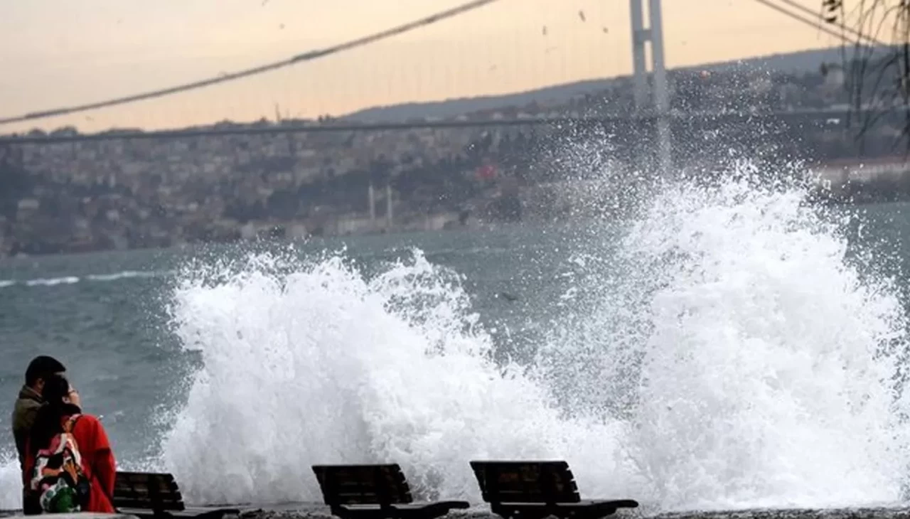 Meteorolojiden hava durumu uyarısı! İstanbul ve Marmara Bölgesi’nde kuvvetli fırtına alarmı