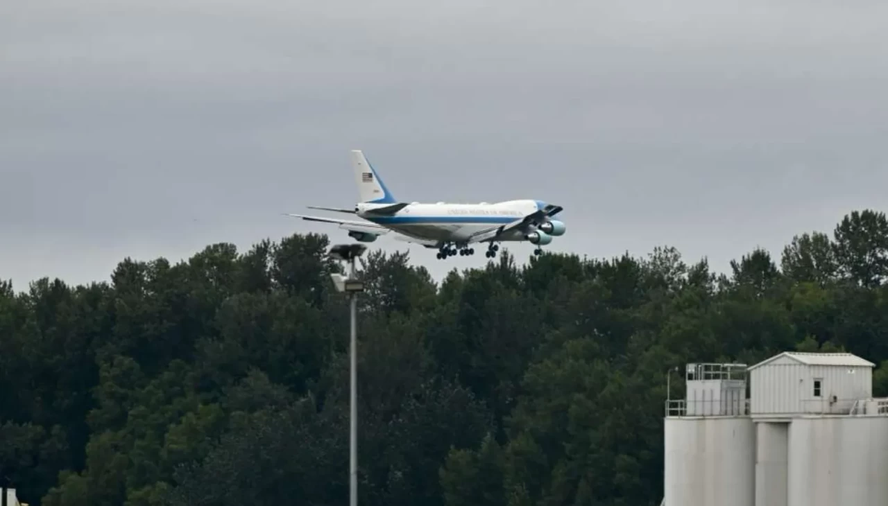 Trump, Putin ile görüşme yapacağı Alaska'ya ulaştı