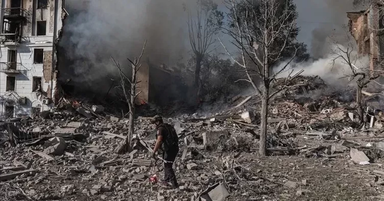 Ukrayna'nın Moskova'ya yönelik İHA saldırısı sonrası havaalanlarında aksama: 32 İHA düşürüldü