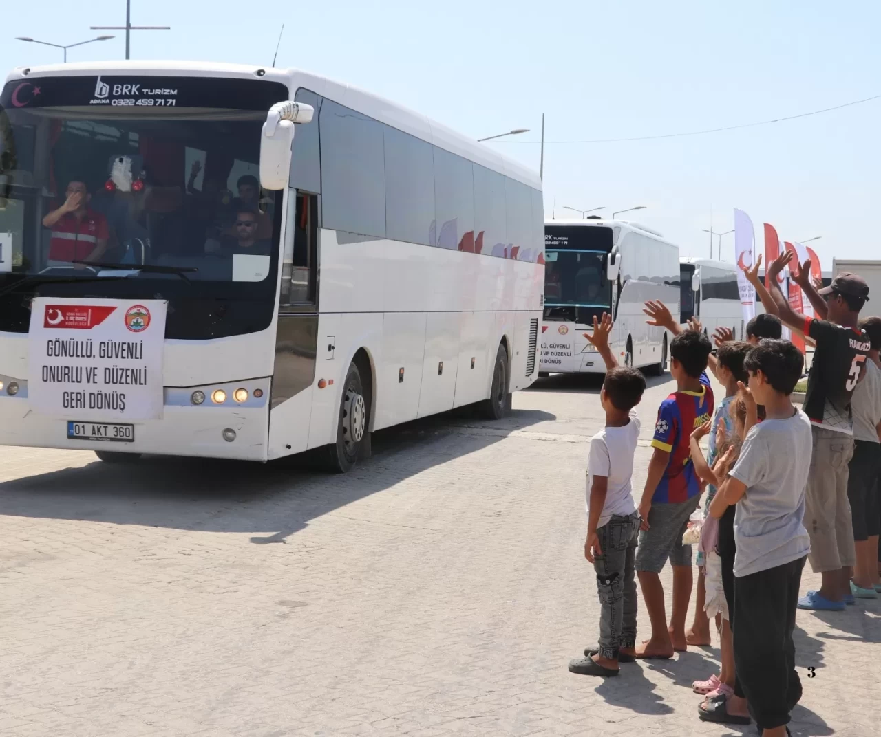 Adana'da 160 Suriyeli daha ülkesine uğurlandı