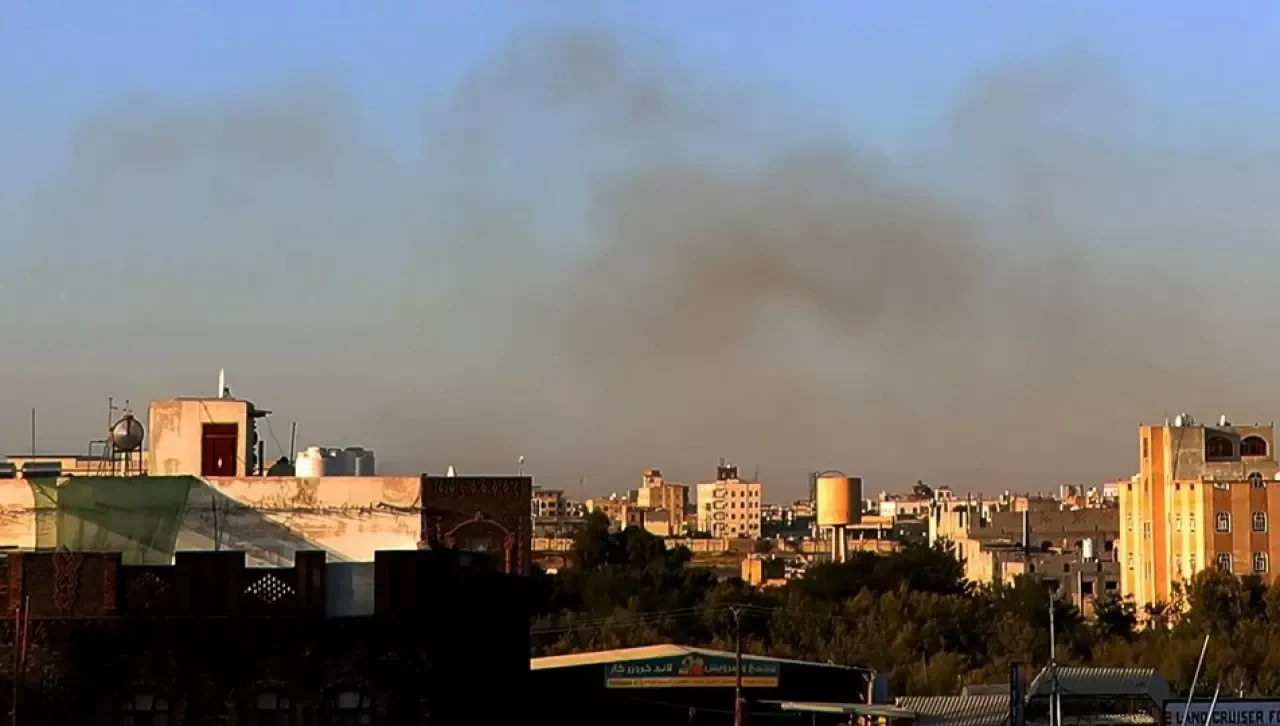Bu kez Yemen'i hedef aldılar! İsrail, Hudeyde Limanı'nı vurdu