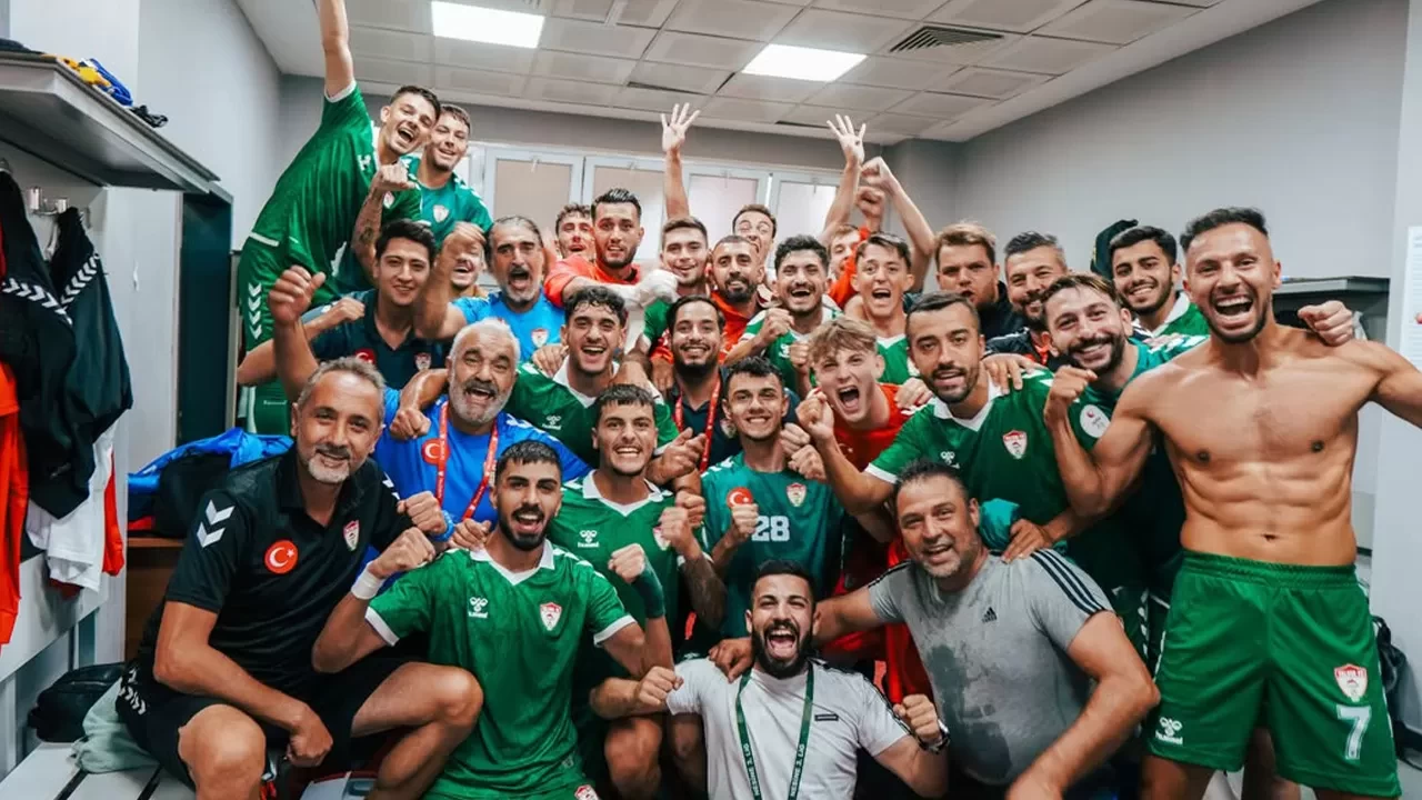 Yalova FK 77 ikinci yarıda geri geldi