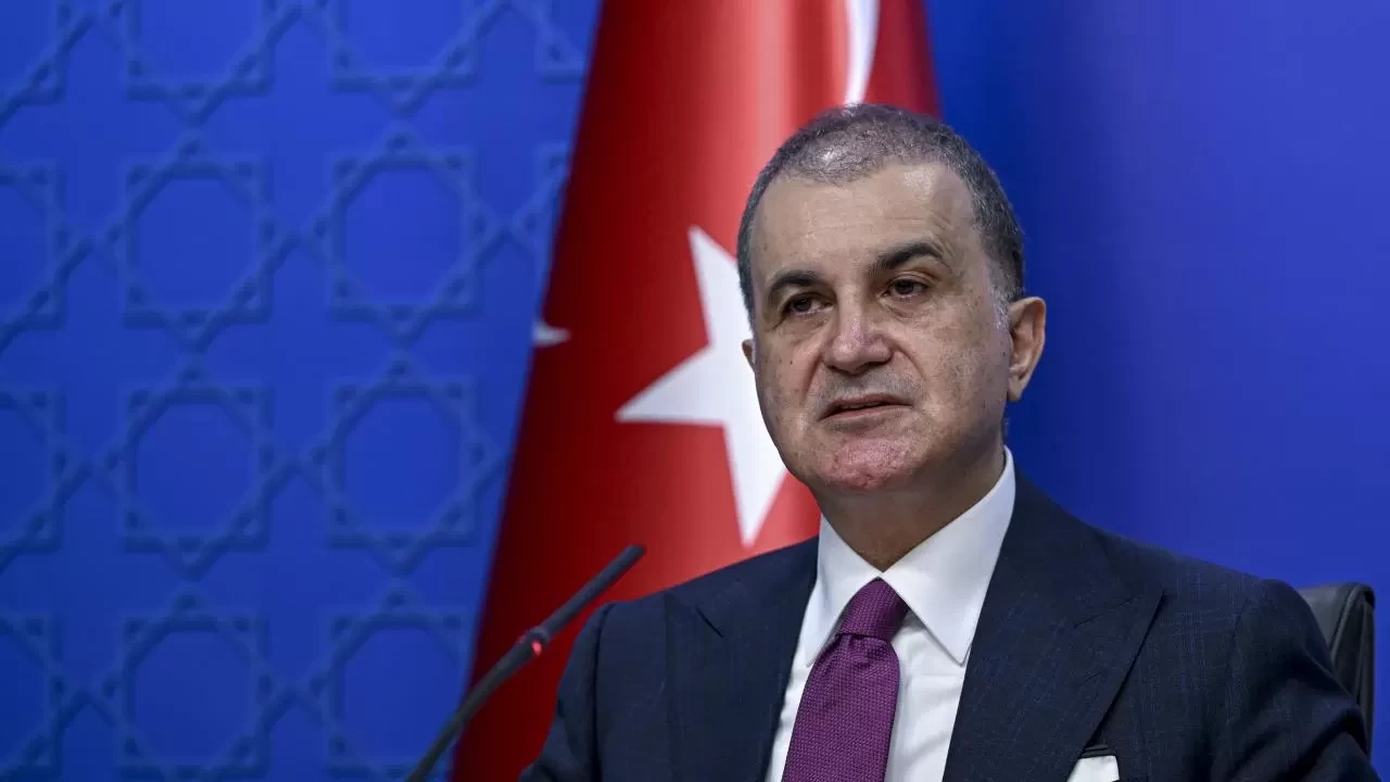 Ömer Çelik'ten Özgür Özel’in sözlerine sert tepki! Dış politika konusunda tam bir siyasi cehalet örneği