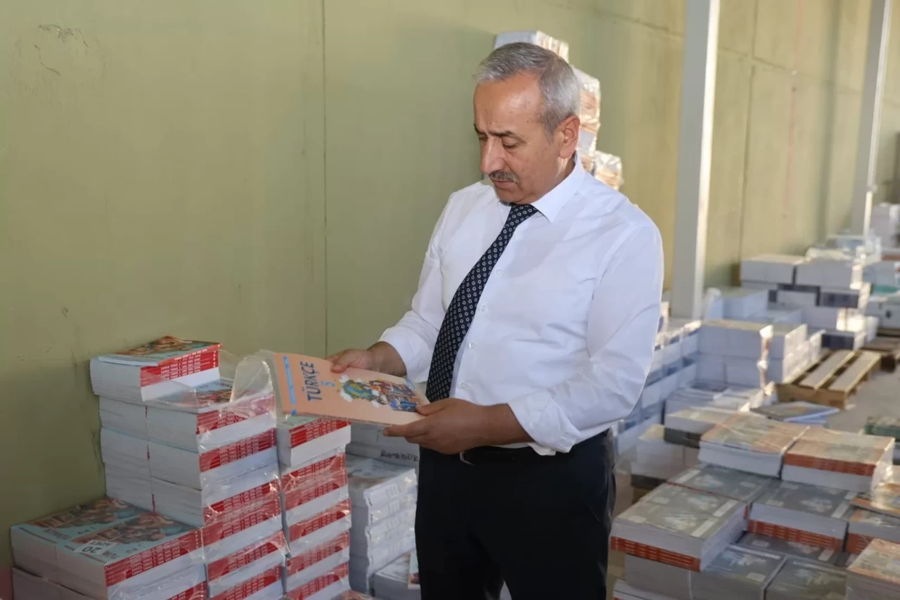 Karabük'te 272 bin ders kitabı dağıtılacak