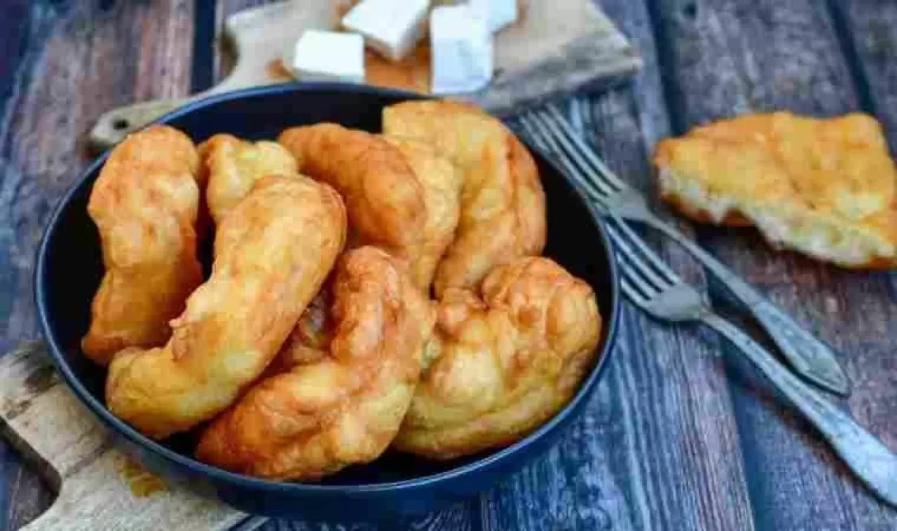 Pişi Tarifi: Hamur Kızartması