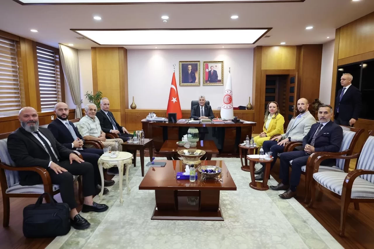 Ticaret Bakanı Bolat’a Sağlık Turizmi Kongresi daveti