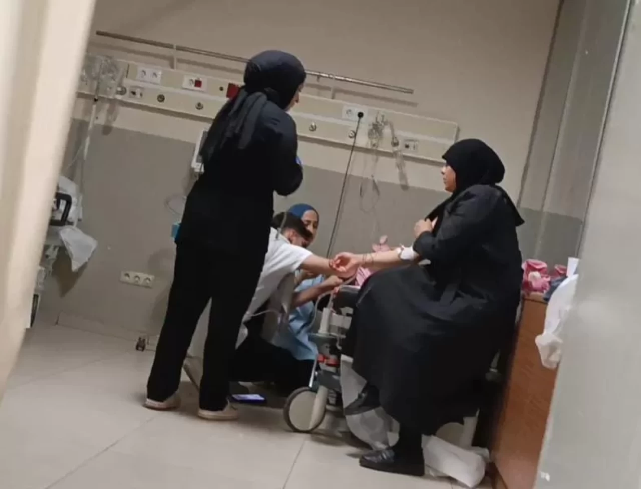 Bursa'da 13 kişi yedikleri bisküviden zehirlendi