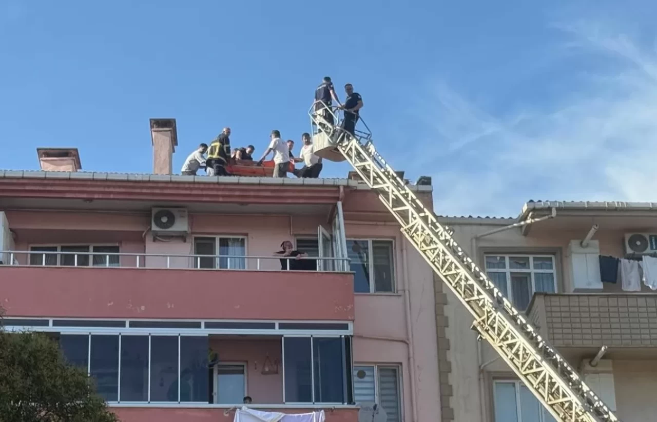 Çatı tamiratı sırasında kalp krizi geçiren usta hayatını kaybetti