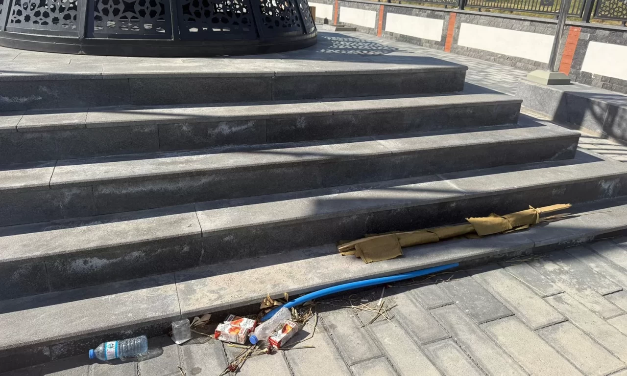 Şehitler için yapılan anıtta utandıran ihmal