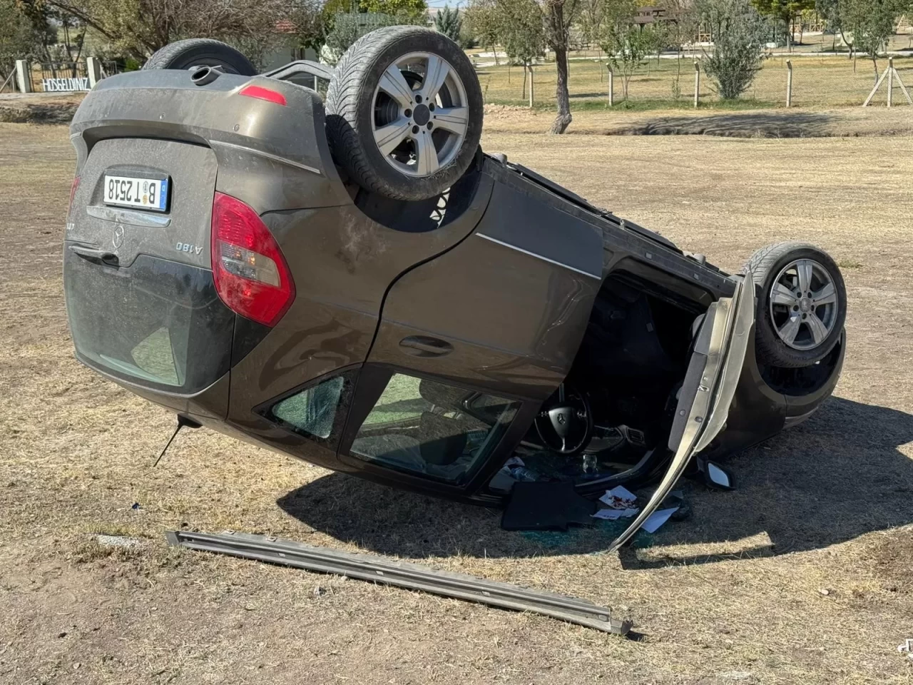 Konya'da otomobil şarampole devrildi: 4 yaralı