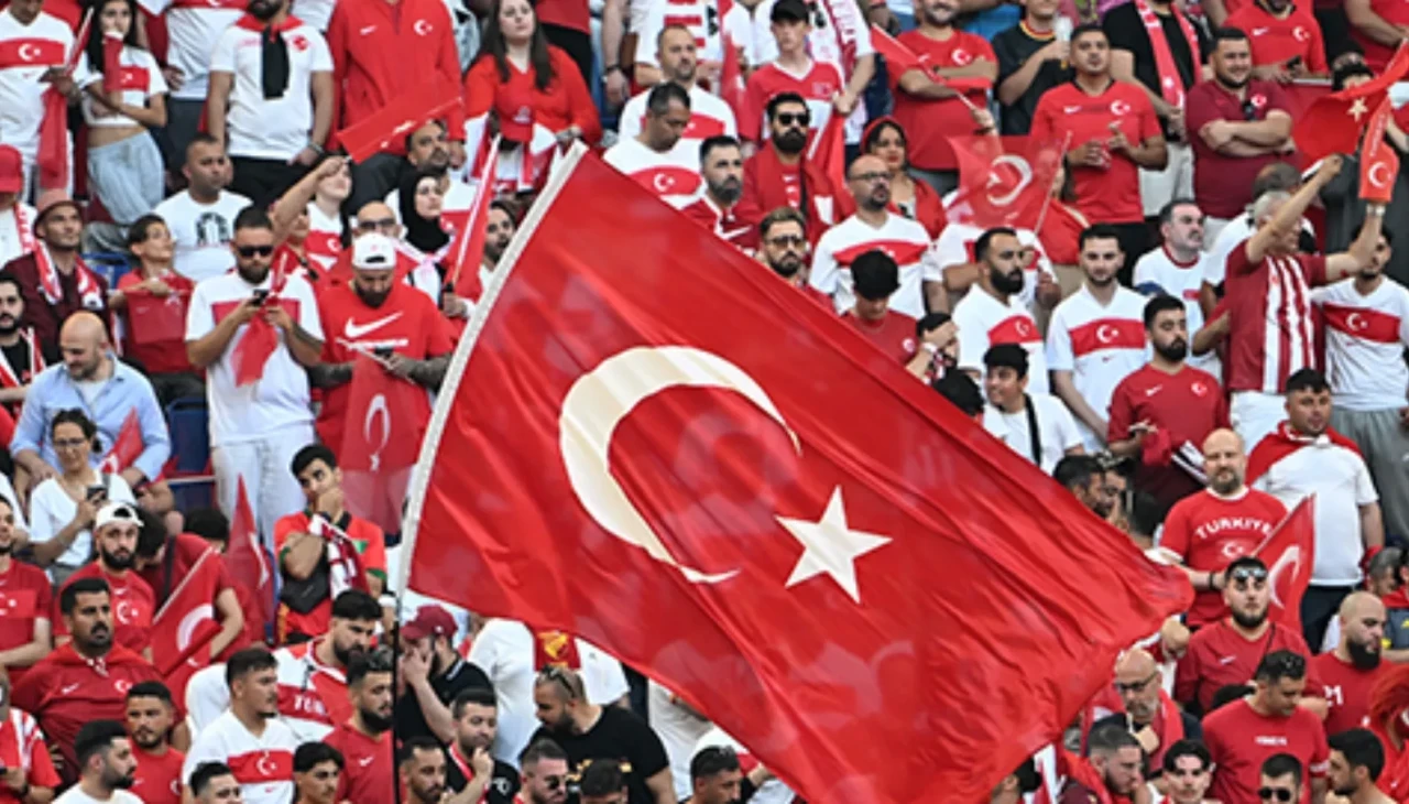 Türkiye-İspanya maçına sınırlı bilet satışı! Federasyon duyurdu