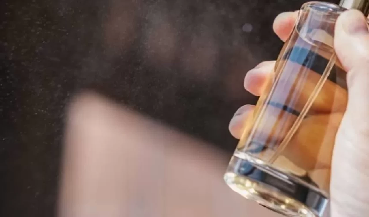 Erkekler için kalıcılığı yüksek 10 farklı parfüm