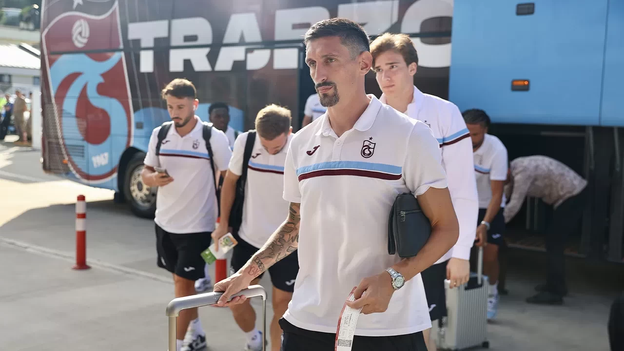 Trabzonspor, Fenerbahçe maçı için İstanbul’a gitti