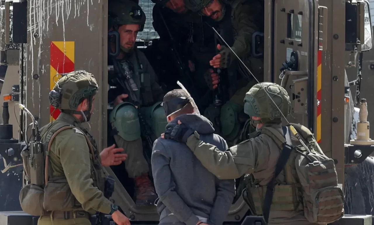 İsrail'den şok eden hamle! Takas anlaşmasıyla serbest bıraktığı Filistinlileri yeniden gözaltına aldı