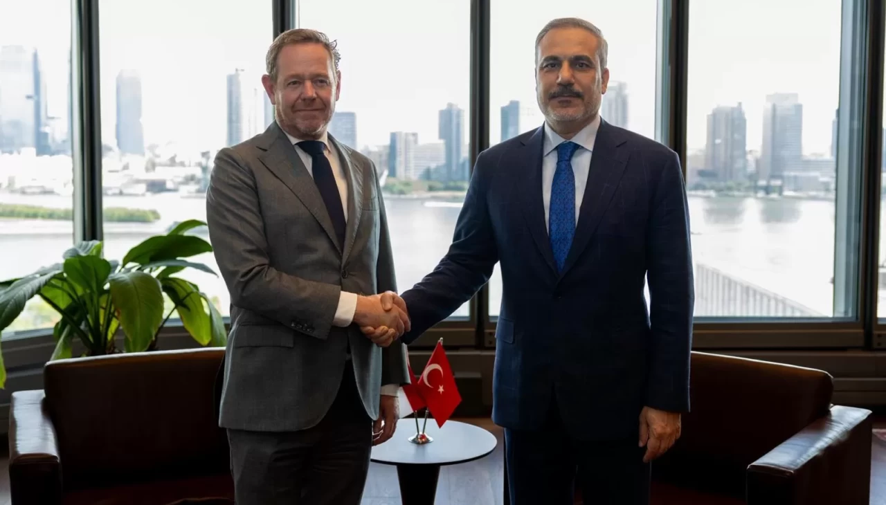 Bakan Fidan, Hollandalı mevkidaşı van Weel ile bir araya geldi