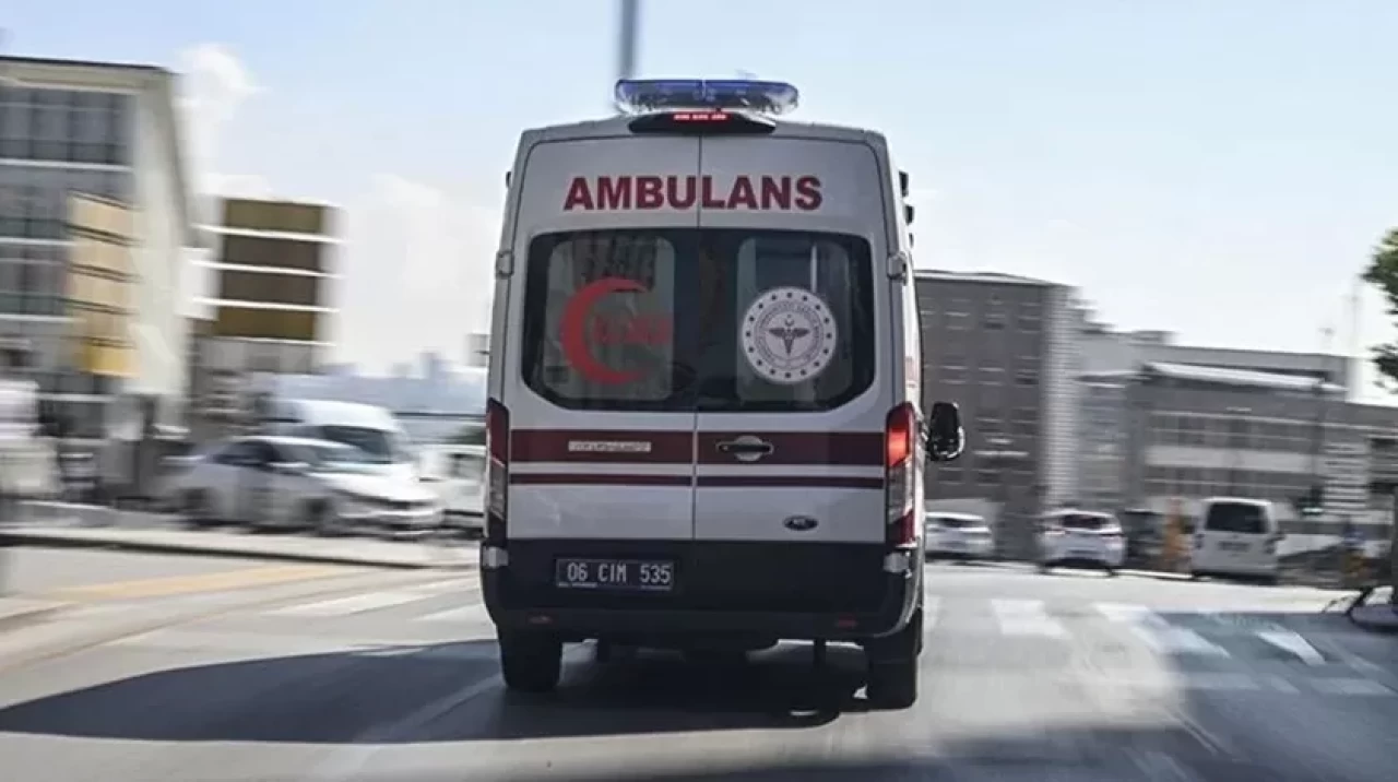 İstanbul'da yeni uygulama: Trafikte ambulans gelince radyoda müzik duracak, her arabada bu anons duyulacak