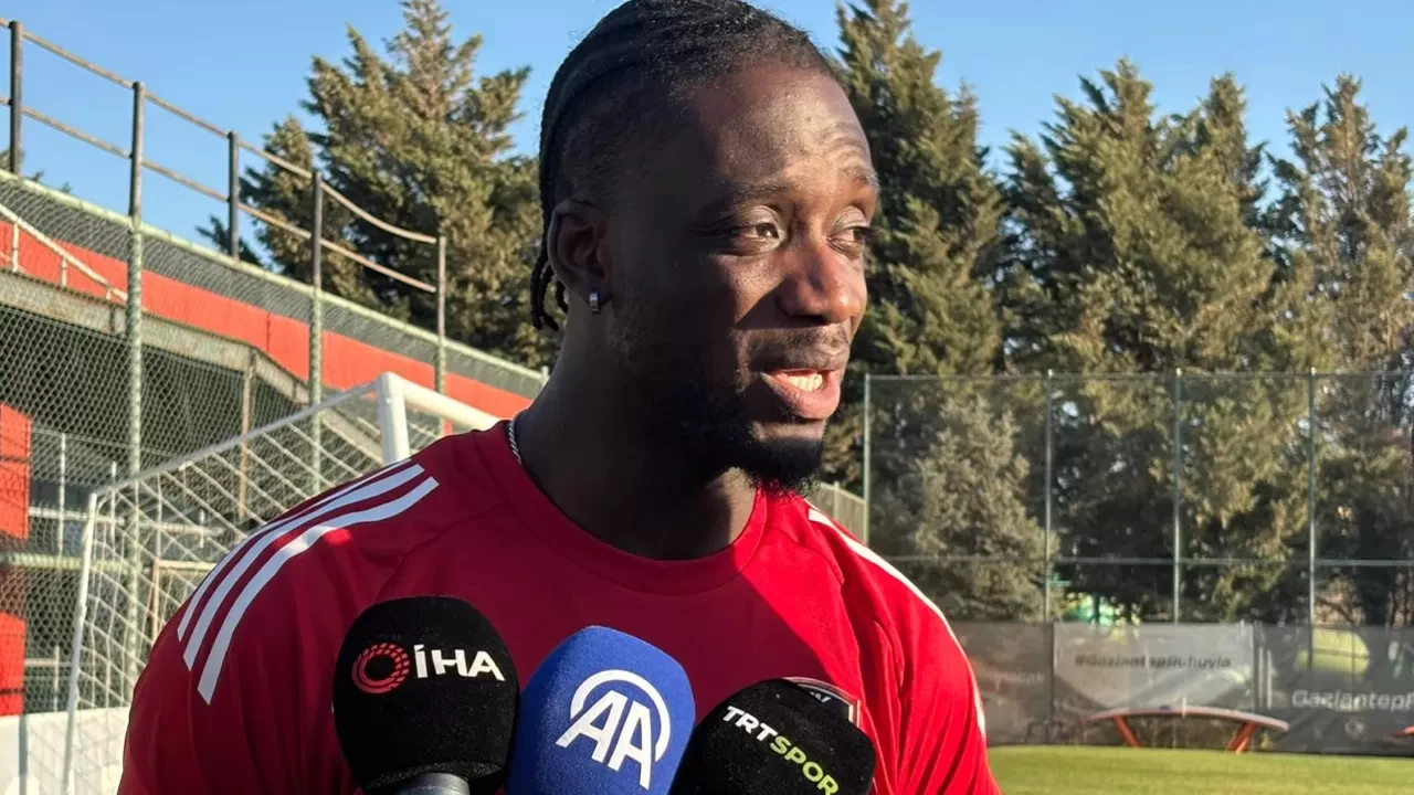 Gaziantep FK’lı Myenty Abena: “Trabzonspor maçını kazanarak yakaladığımız havayı sürdürmek istiyoruz”