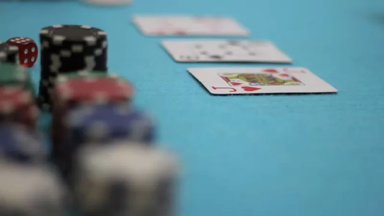 Gemide kumar oynadı! Borcu ödememek için gemiden atladı