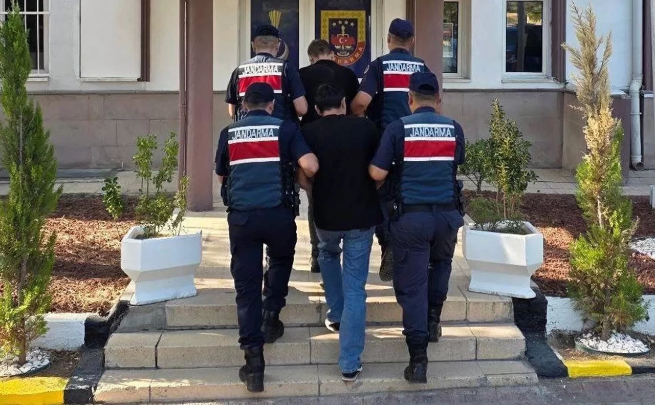 Cezaevi firarileri, ticari takside yakalandı