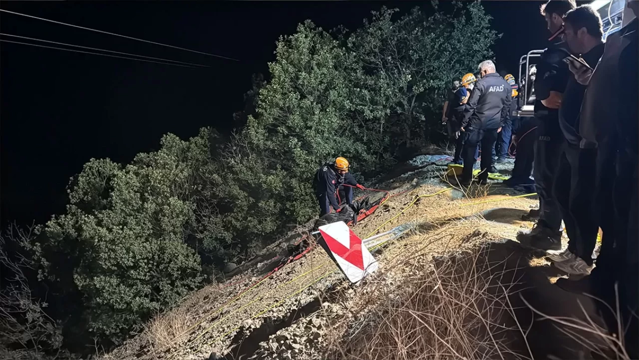 Sivas'ta feci kazada hayatını kaybeden 4 kişinin cesetleri güçlükle çıkartıldı