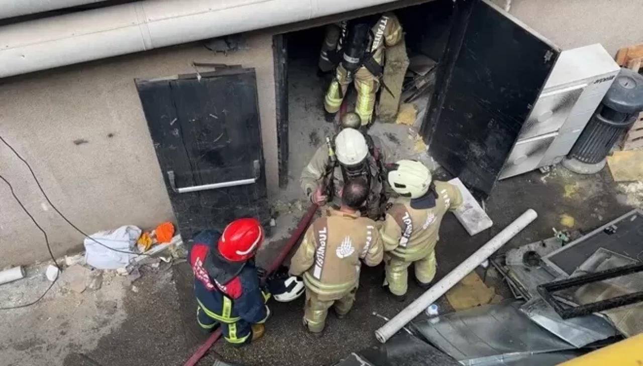 Cemal Reşit Rey Konser Salonu'nda yangın paniği! İki işçi dumandan etkilendi