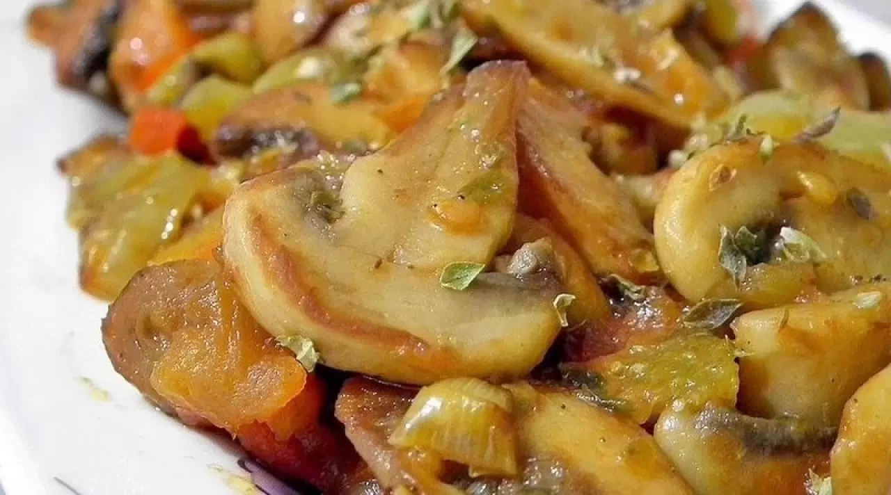 Tavuklu Mantar Sote Tarifi: Pratik ve Lezzetli Akşam Yemeği Fikri