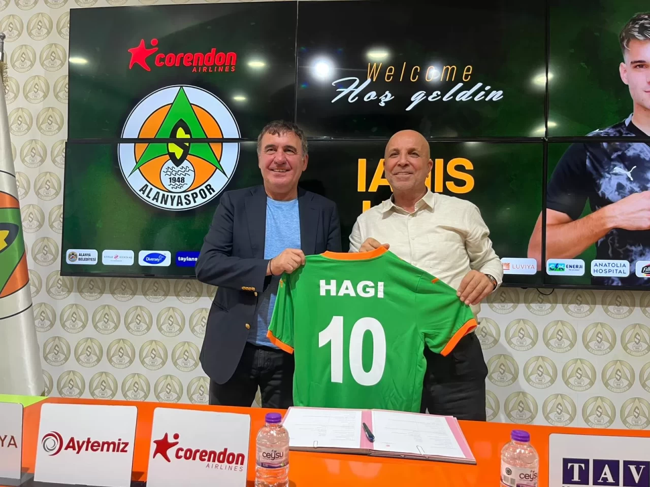 Alanyaspor, Ianis Hagi ile sözleşme imzaladı