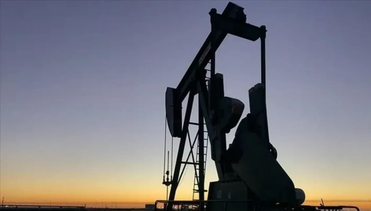 ABD'nin ticari ham petrol stokları 2,4 milyon varil arttı