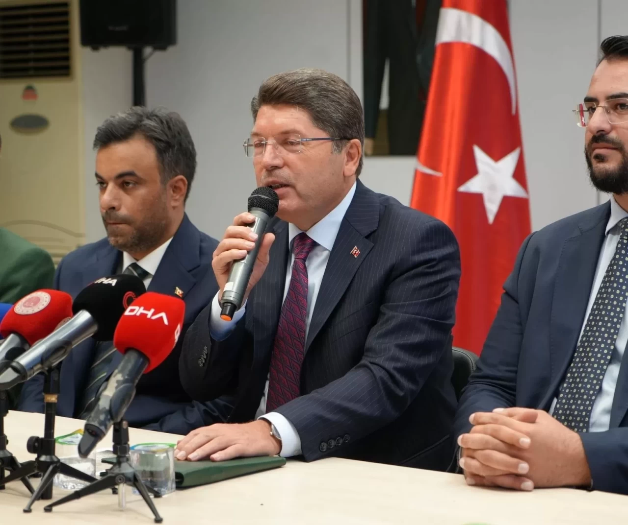 Bakan Tunç: "Yargının teröristten de, yolsuzluktan da hesap sorması hazmedilemiyor"