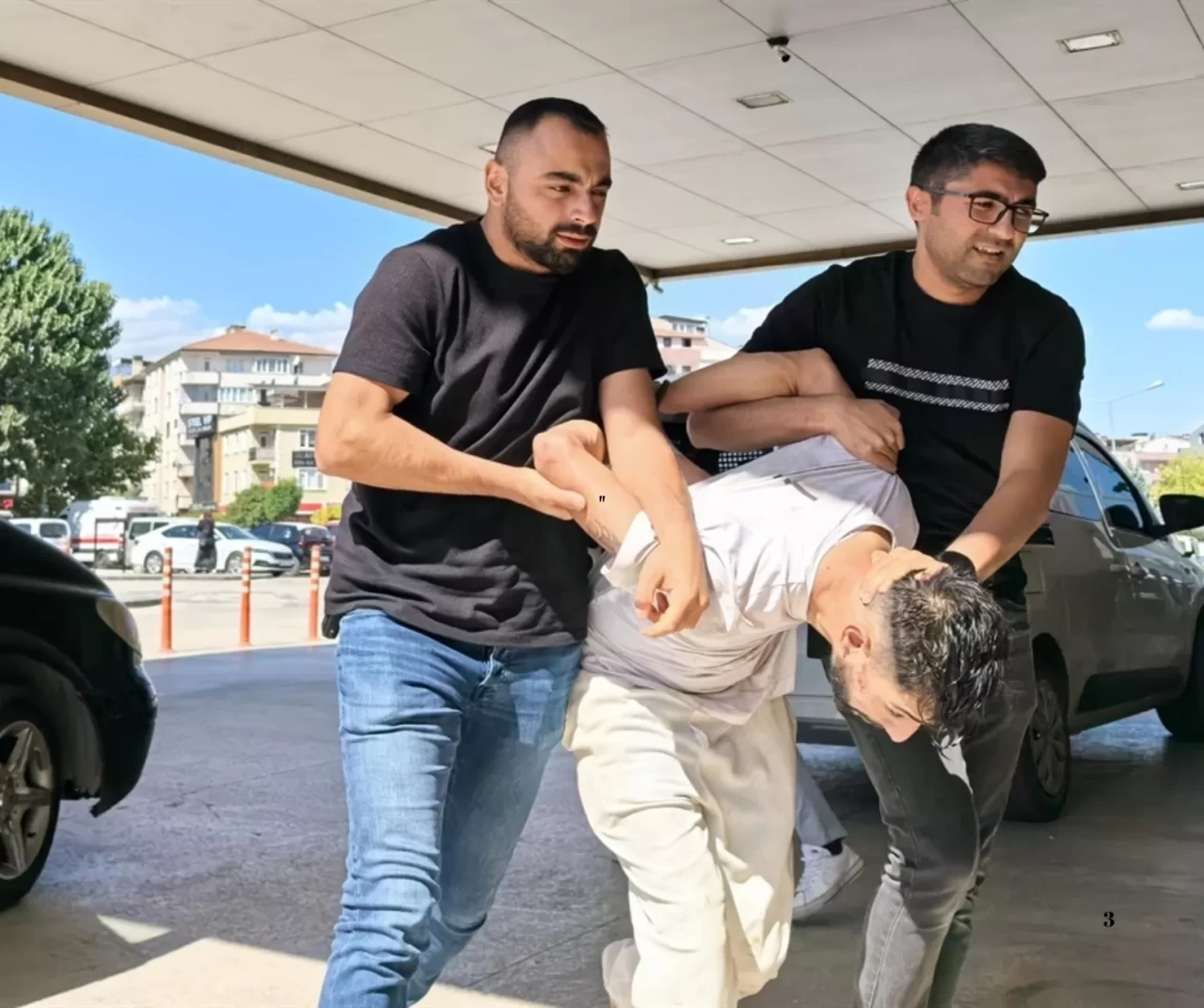 20 yıl hapis cezası ile aranıyordu.. Düğünde yakalandı ve tutuklandı