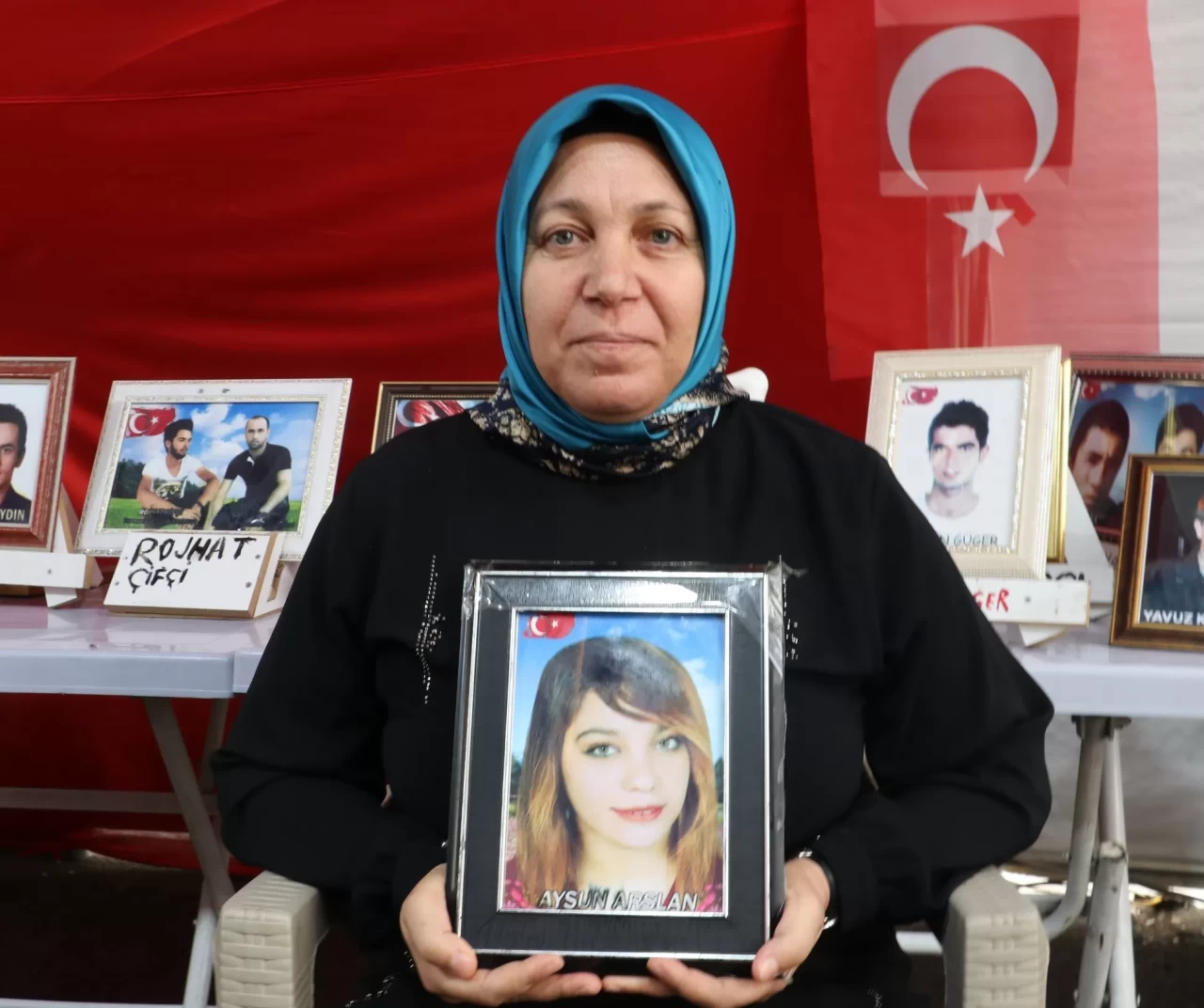 Diyarbakır'da evlat nöbeti: Terörsüz Türkiye istiyoruz