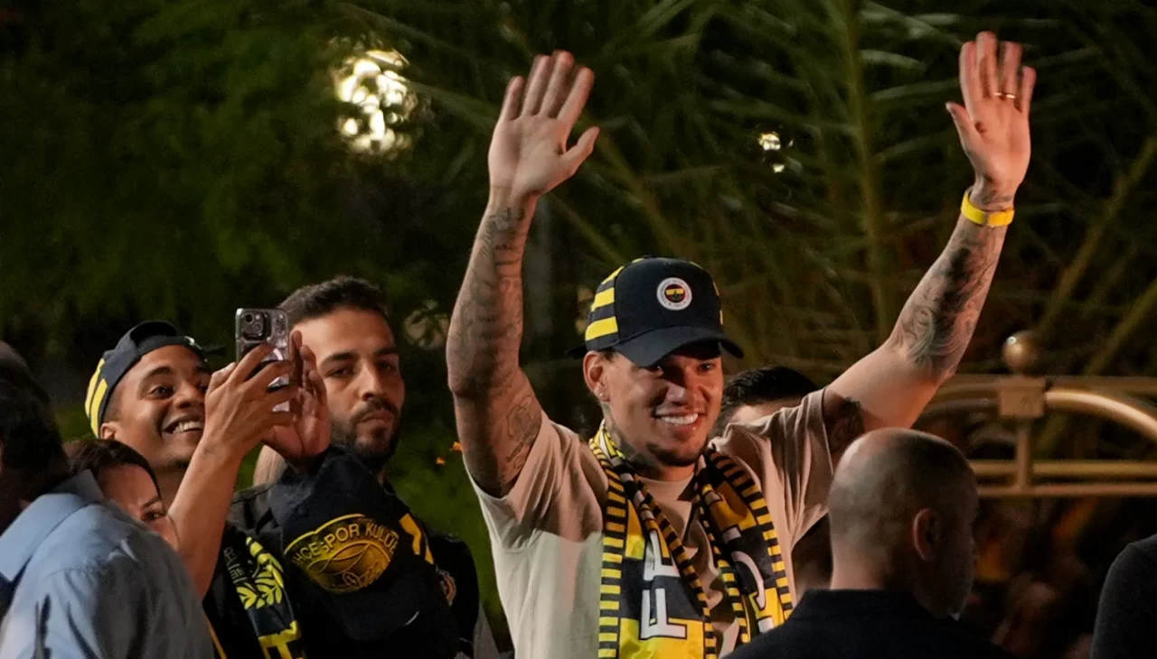 Fenerbahçe, Ederson'u İstanbul'da karşıladı