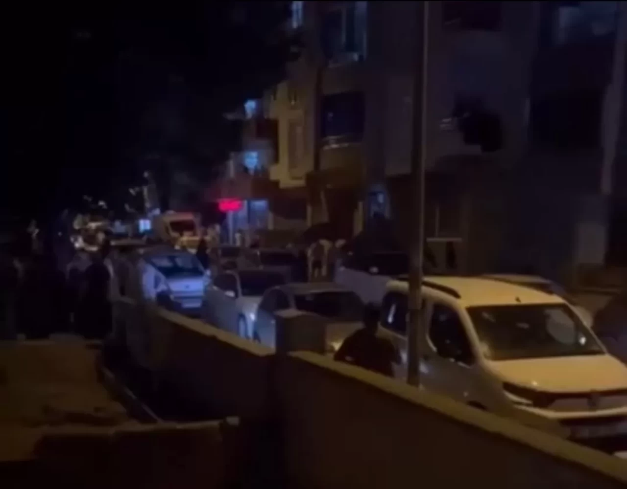 Bitlis'te araç park meselesi kanlı bitti: 1 ölü