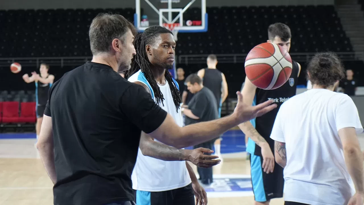 Türk Telekom Erkek Basketbol Takımı yeni sezona hazır: "Her maçı adım adım düşünmemiz lazım"