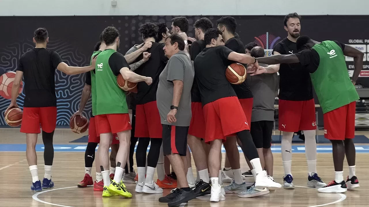 A Milli Basketbol Takımı, İsveç maçı hazırlıklarını tamamladı