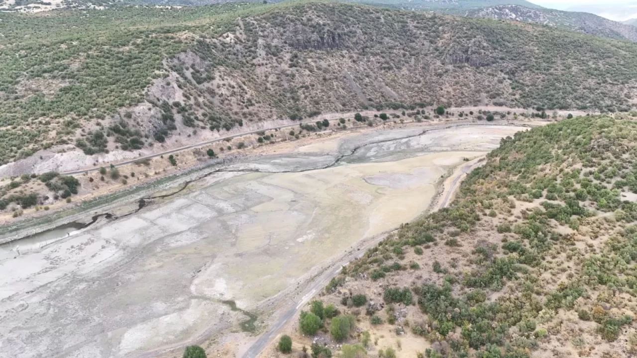 Doğanözü Barajı'nda su seviyesi alarm veriyor