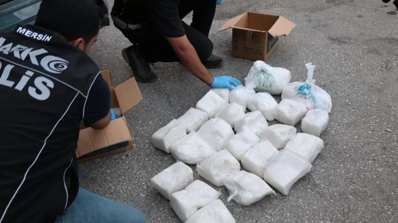 Mersin'de uyuşturucu tacirlerine ağır darbe: 31 kilo zehir yakalandı