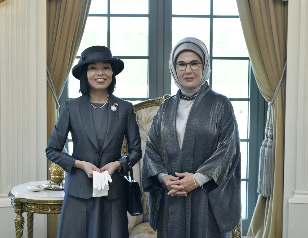 Emine Erdoğan, Japonya Altes Prensesi Mikasa ile görüştü