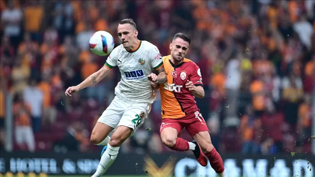 Süper Lig'de Alanyaspor-Galatasaray maçı ilk 11'leri belli oldu