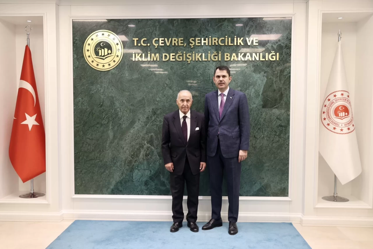 Bakan Kurum, eski TBMM Başkanlarından Hikmet Çetin ile görüştü