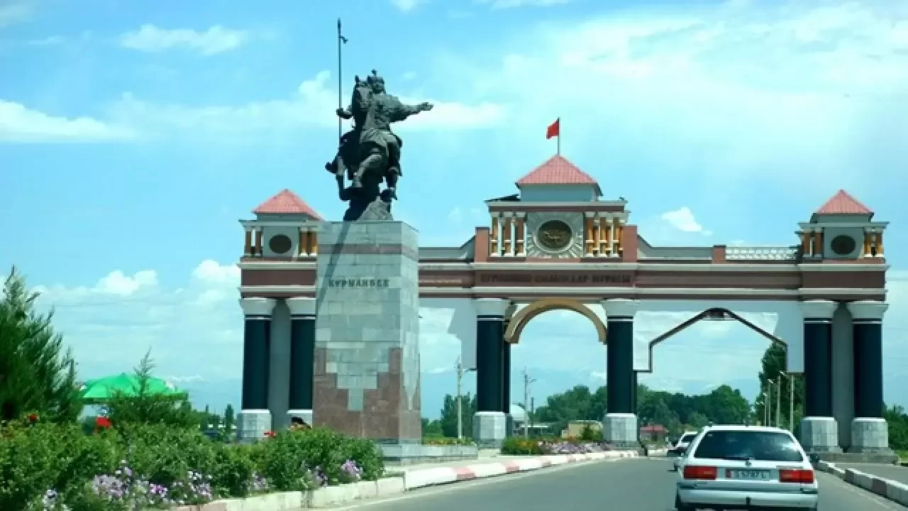 Kırgızistan’ın Celal-Abad şehrine milli kahraman "Manas"ın adı verildi