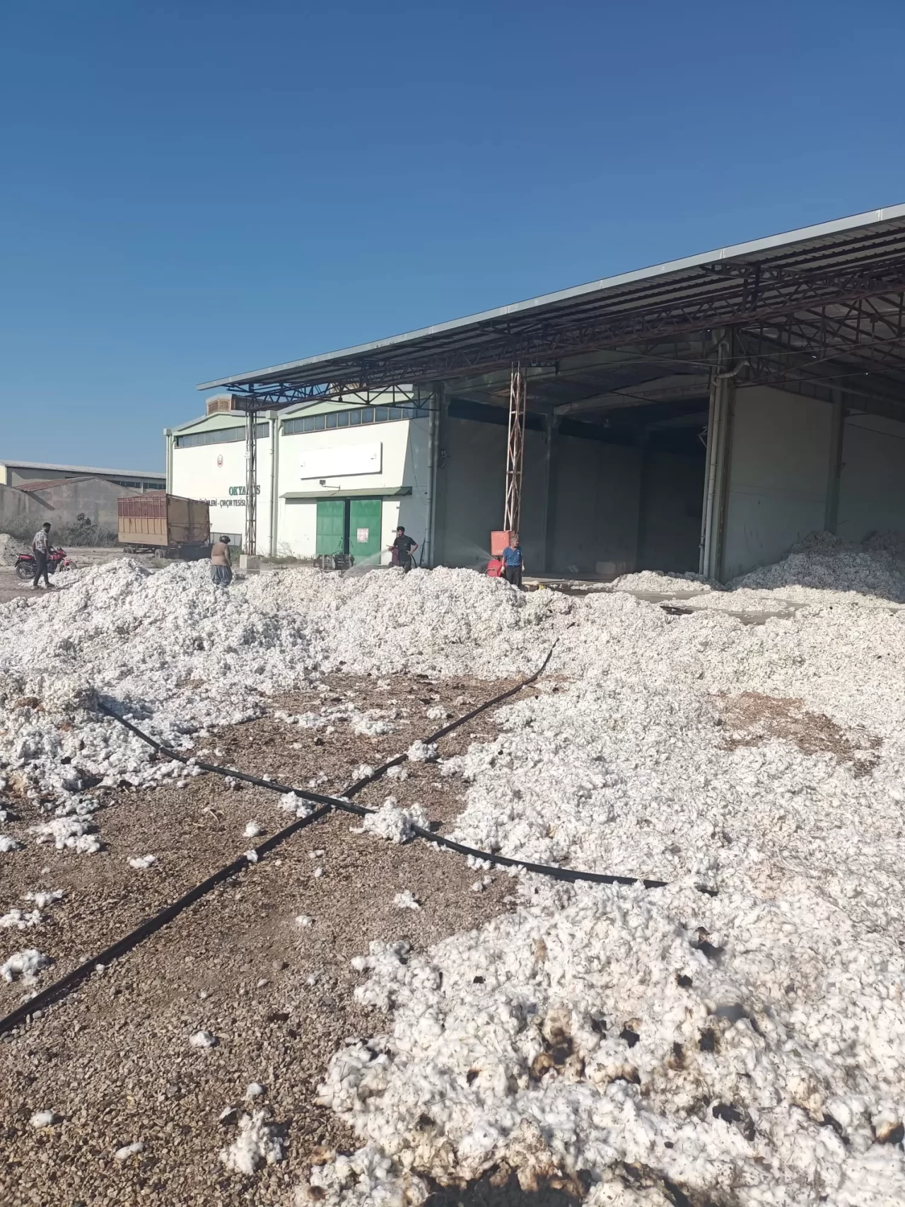 Adana'da çırçır fabrikası deposunda yangın çıktı